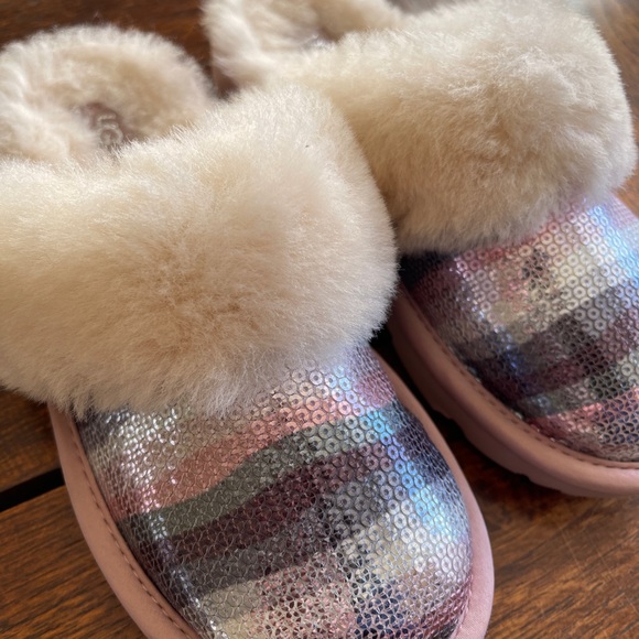 Authentic UGG Girl Slippers - Girls pink dazzle sequence slippers - size 2 - Picture 5 of 11